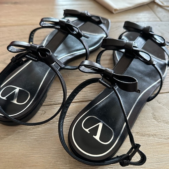 Valentino Black French Bow Flat Sandals 37 7 - Picture 1 of 6
